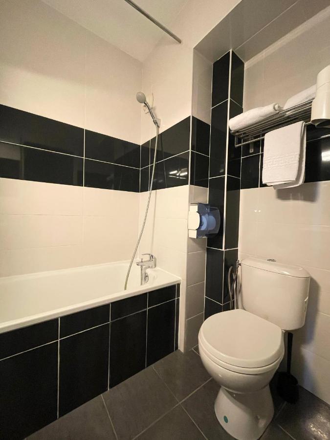 Hotel Restaurant Kyriad Direct Dijon Nord - Zenith - Toison D'Or ภายนอก รูปภาพ
