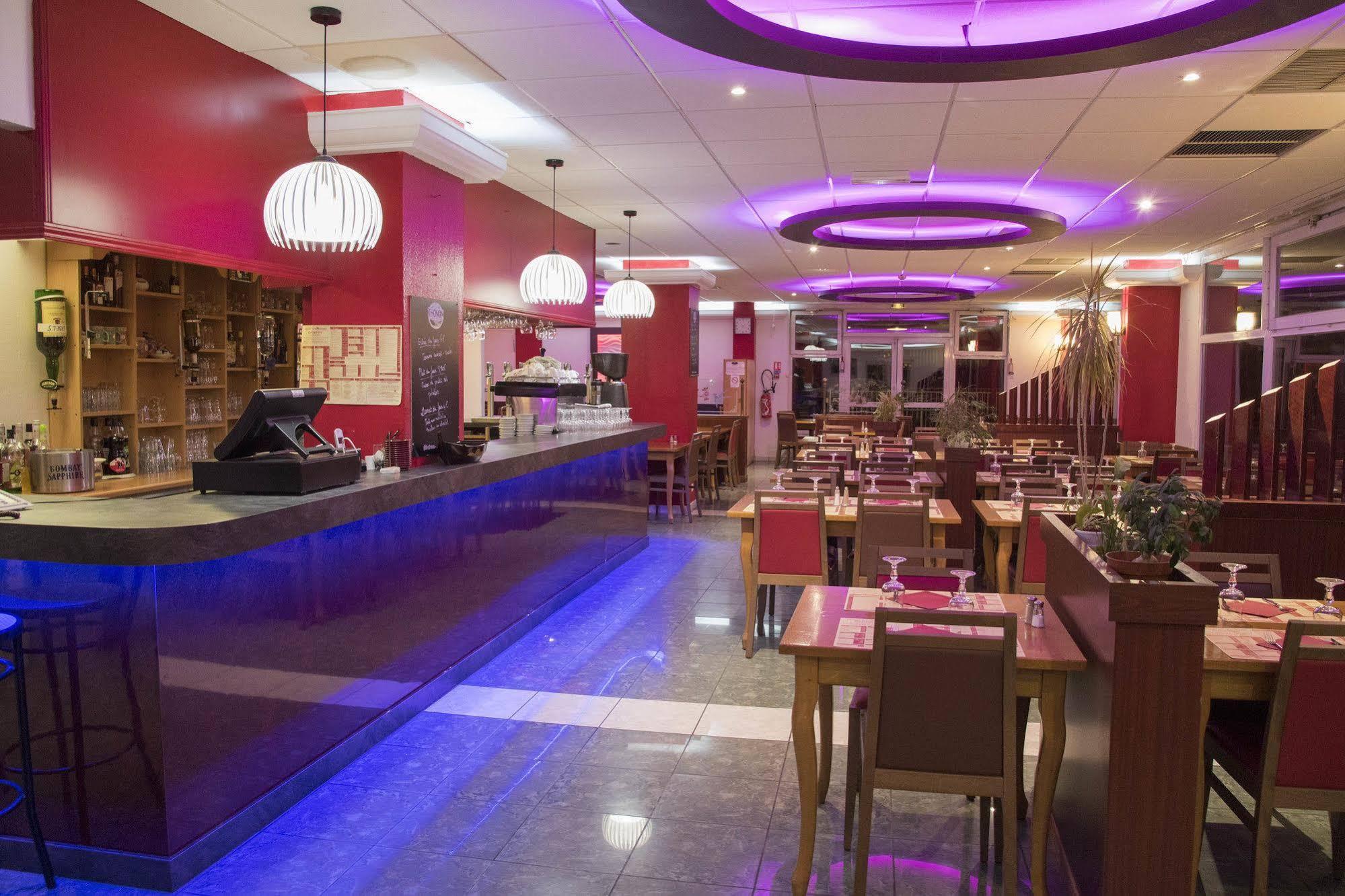 Hotel Restaurant Kyriad Direct Dijon Nord - Zenith - Toison D'Or ภายนอก รูปภาพ