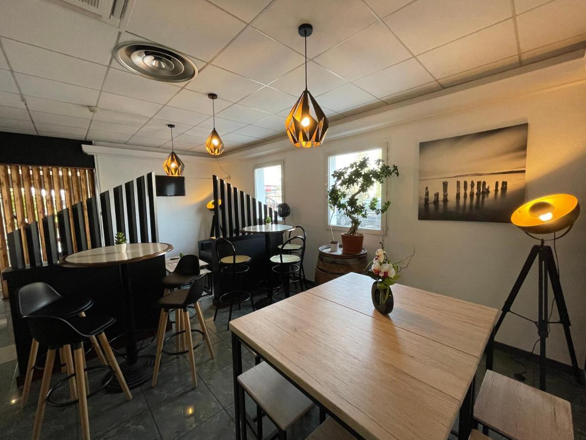 Hotel Restaurant Kyriad Direct Dijon Nord - Zenith - Toison D'Or ภายนอก รูปภาพ