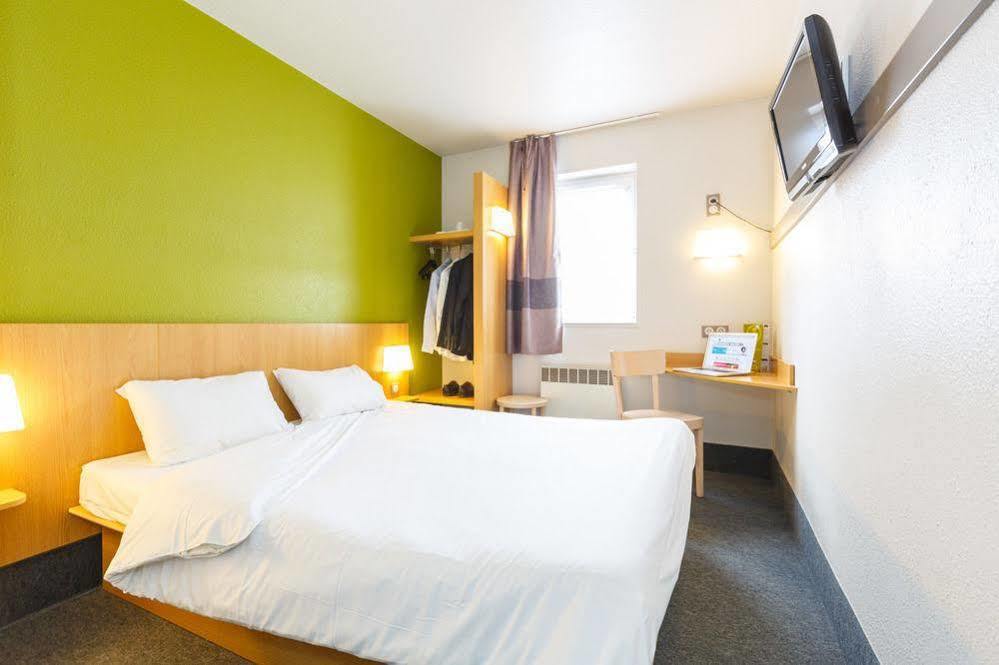 Hotel Restaurant Kyriad Direct Dijon Nord - Zenith - Toison D'Or ภายนอก รูปภาพ