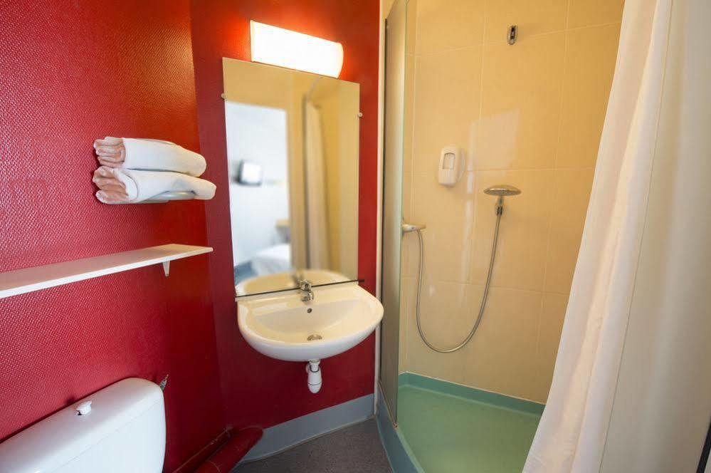 Hotel Restaurant Kyriad Direct Dijon Nord - Zenith - Toison D'Or ภายนอก รูปภาพ